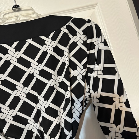 Calvin Klein Link Pattern Blouse - Picture 12 of 14